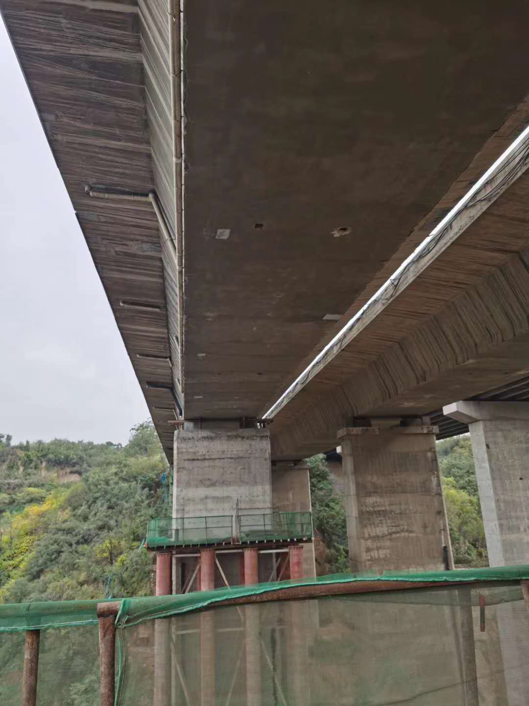 青海桥梁加固前制定可行设计方案图并用对施工方法